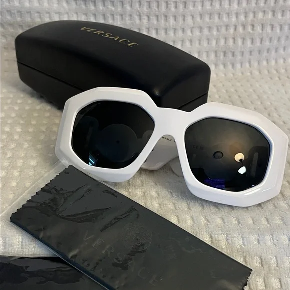 Versace White And Gold Sunglasses - Picture 10 of 11